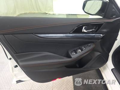 2023 Nissan Maxima SR - zdjęcie 9 z 23 - miniatura