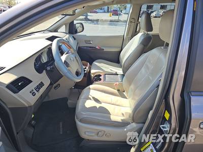 2011 Toyota Sienna Limited 7-Passenger 119.3" WB - zdjęcie 7 z 19 - miniatura