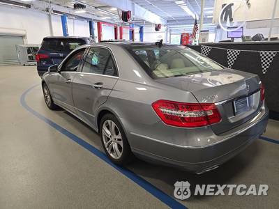 2011 Mercedes-Benz E 550 4MATIC Sedan - zdjęcie 6 z 20 - miniatura