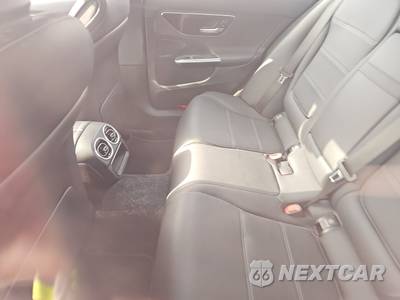 2023 Mercedes-Benz C 300 Sedan - zdjęcie 13 z 17 - miniatura