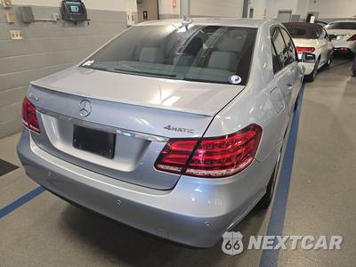 2016 Mercedes-Benz E 350 Luxury 4MATIC Sedan - zdjęcie 4 z 22 - miniatura