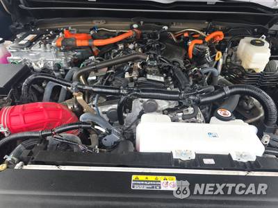 2025 Toyota Tacoma i-FORCE MAX TRD Pro Crew Cab Medium Bed - zdjęcie 15 z 23 - miniatura