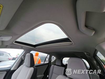 2017 Toyota RAV4 XLE - zdjęcie 17 z 35 - miniatura