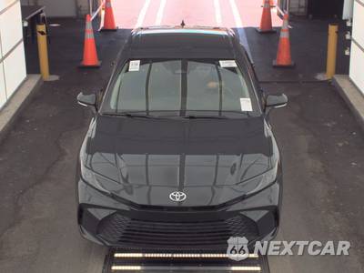 2026 Toyota Camry LE - zdjęcie 2 z 20 - miniatura
