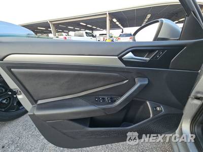 2020 Volkswagen Jetta Comfortline - zdjęcie 9 z 18 - miniatura