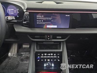 2025 Porsche Macan 4 Electric - zdjęcie 11 z 33 - miniatura
