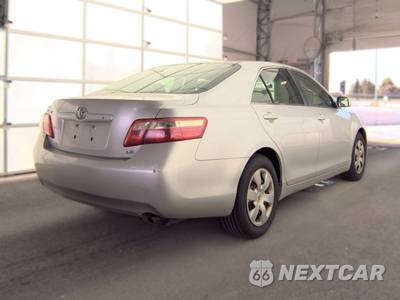 2009 Toyota Camry LE - zdjęcie 4 z 18 - miniatura