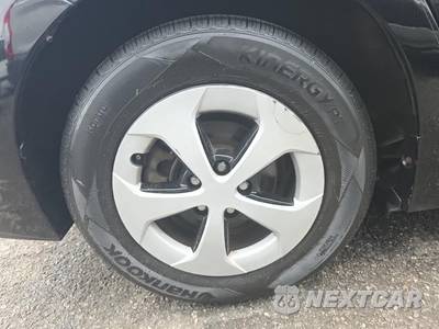 2015 Toyota Prius Four - zdjęcie 10 z 28 - miniatura