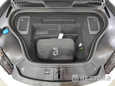 2025 Porsche Macan 4 Electric - zdjęcie 16 z 24 - miniatura