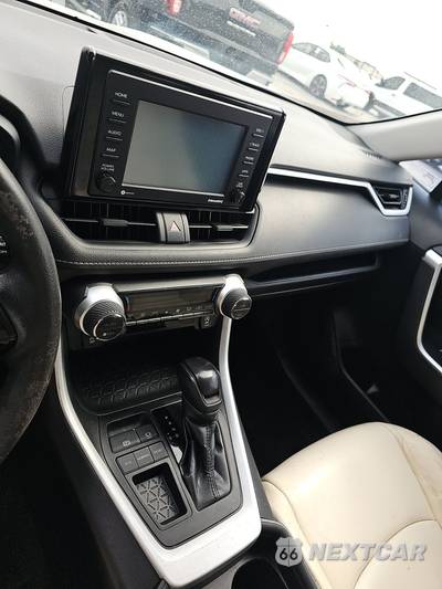 2020 Toyota RAV4 XLE - zdjęcie 11 z 27 - miniatura