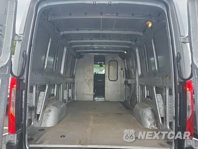 2019 Mercedes-Benz Sprinter 1500 Cargo Van Standard Roof 144.0" WB - zdjęcie 19 z 37 - miniatura
