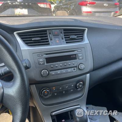2014 Nissan Sentra SV - zdjęcie 24 z 32 - miniatura