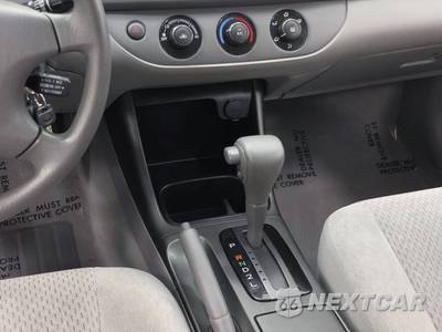 2004 Toyota Camry LE - zdjęcie 23 z 50 - miniatura