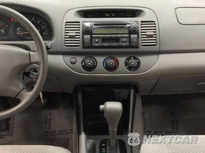 2004 Toyota Camry LE - zdjęcie 19 z 50 - miniatura