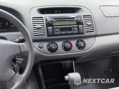 2004 Toyota Camry LE - zdjęcie 47 z 50 - miniatura