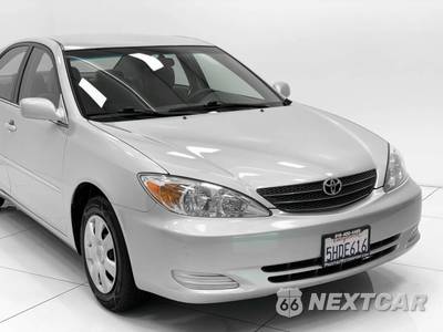 2004 Toyota Camry LE - zdjęcie 9 z 50 - miniatura