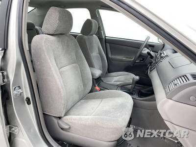 2004 Toyota Camry LE - zdjęcie 16 z 50 - miniatura
