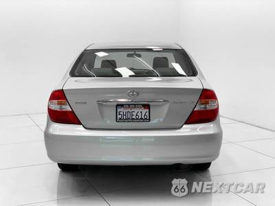 2004 Toyota Camry LE - zdjęcie 5 z 50 - miniatura