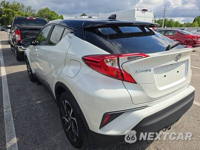 2019 Toyota C-HR XLE - zdjęcie 6 z 17 - miniatura