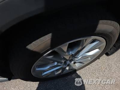 2021 Toyota Highlander Limited - zdjęcie 8 z 23 - miniatura