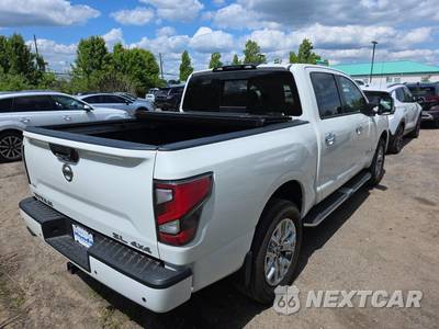 2021 Nissan TITAN SL Crew Cab Short Bed - zdjęcie 4 z 23 - miniatura