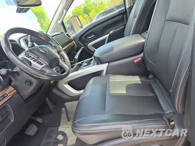 2021 Nissan TITAN SL Crew Cab Short Bed - zdjęcie 13 z 23 - miniatura