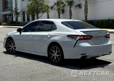 2023 Toyota Camry SE - zdjęcie 4 z 17 - miniatura