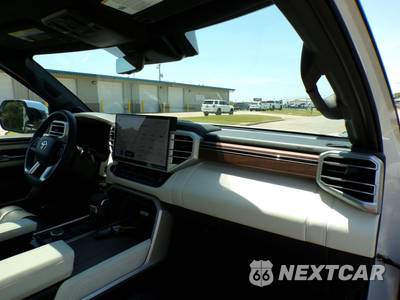2022 Toyota Tundra Hybrid Capstone Crew Cab Short Bed - zdjęcie 17 z 25 - miniatura