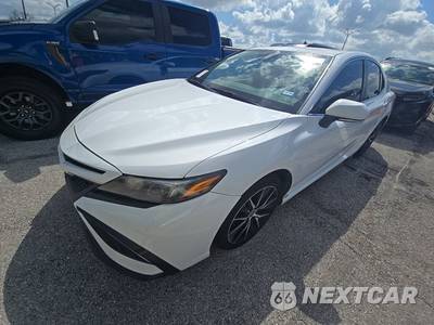 2022 Toyota Camry SE - zdjęcie 1 z 22 - miniatura