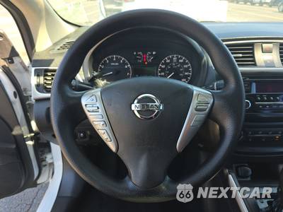 2017 Nissan Sentra S - zdjęcie 10 z 39 - miniatura
