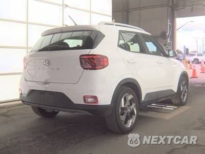 2025 Hyundai Venue SEL - zdjęcie 4 z 18 - miniatura