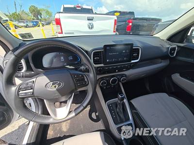 2025 Hyundai Venue SEL - zdjęcie 11 z 20 - miniatura