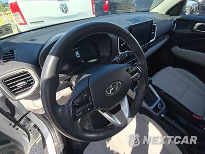 2025 Hyundai Venue SEL - zdjęcie 10 z 20 - miniatura