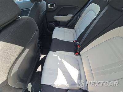 2025 Hyundai Venue SEL - zdjęcie 13 z 20 - miniatura