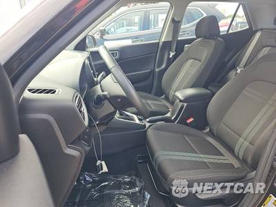 2025 Hyundai Venue SEL - zdjęcie 7 z 23 - miniatura