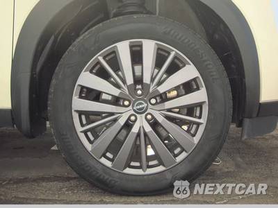2023 Nissan Pathfinder SL - zdjęcie 10 z 27 - miniatura