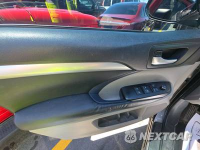 2014 Toyota Highlander XLE - zdjęcie 9 z 36 - miniatura