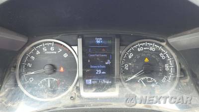 2018 Toyota Tacoma SR5 Crew Cab Medium Bed - zdjęcie 19 z 32 - miniatura