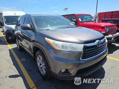 2014 Toyota Highlander XLE - zdjęcie 3 z 36 - miniatura