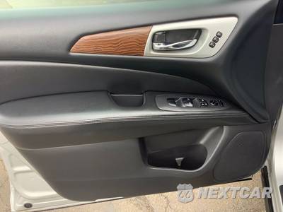 2017 Nissan Pathfinder Platinum - zdjęcie 12 z 75 - miniatura