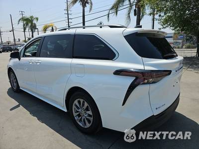 2025 Toyota Sienna LE 8-Passenger 120.5" WB - zdjęcie 6 z 25 - miniatura