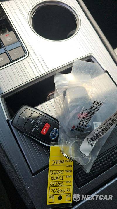 2025 Toyota Sienna LE 8-Passenger 120.5" WB - zdjęcie 21 z 25 - miniatura