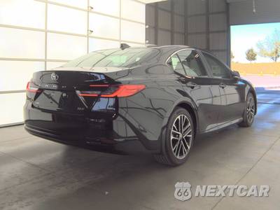 2026 Toyota Camry XLE - zdjęcie 4 z 19 - miniatura
