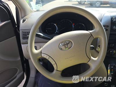 2008 Toyota Sienna LE Minivan 8-Passenger 119.3" WB - zdjęcie 10 z 19 - miniatura