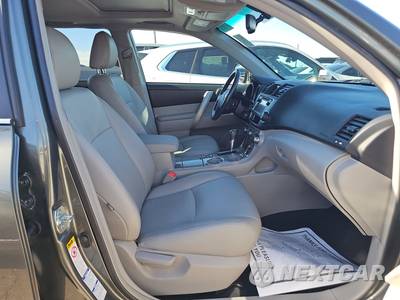 2013 Toyota Highlander SE - zdjęcie 8 z 32 - miniatura