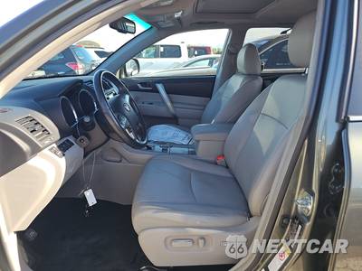 2013 Toyota Highlander SE - zdjęcie 7 z 32 - miniatura