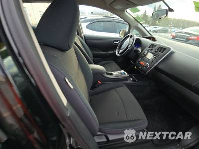 2015 Nissan LEAF S - zdjęcie 8 z 31 - miniatura