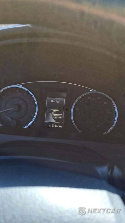 2016 Toyota Camry SE - zdjęcie 17 z 49 - miniatura