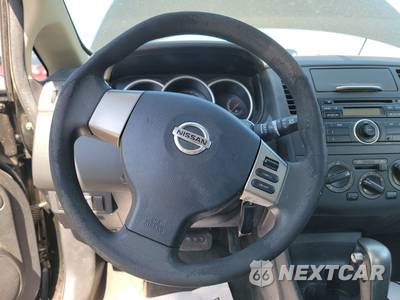 2010 Nissan Versa 1.8 S Hatchback - zdjęcie 10 z 47 - miniatura