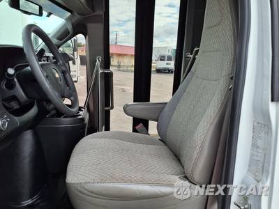 2017 Chevrolet Express 3500 Cutaway 1WT DRW - zdjęcie 24 z 28 - miniatura